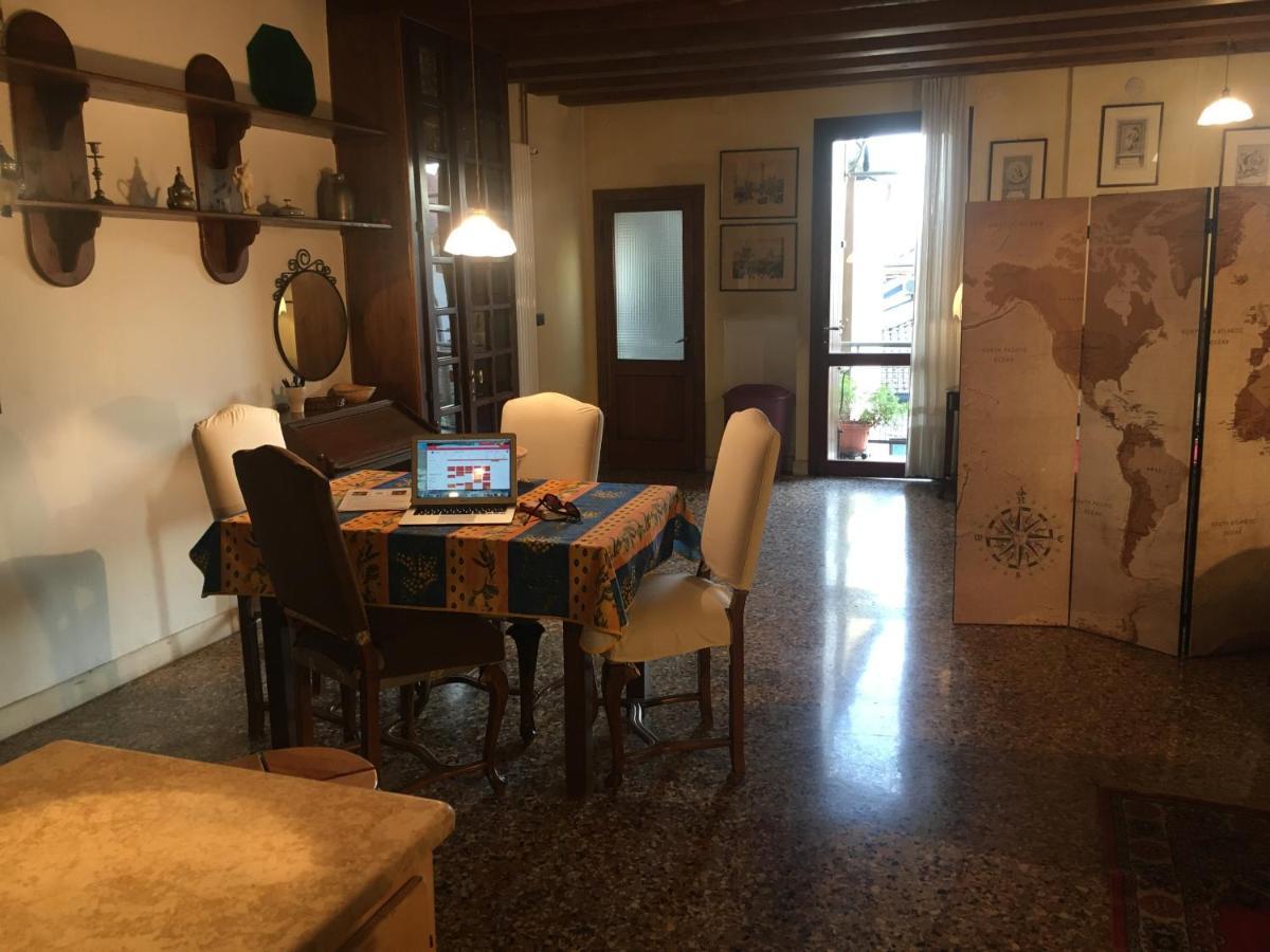 Appartamento Delle Erbe Padova Luaran gambar