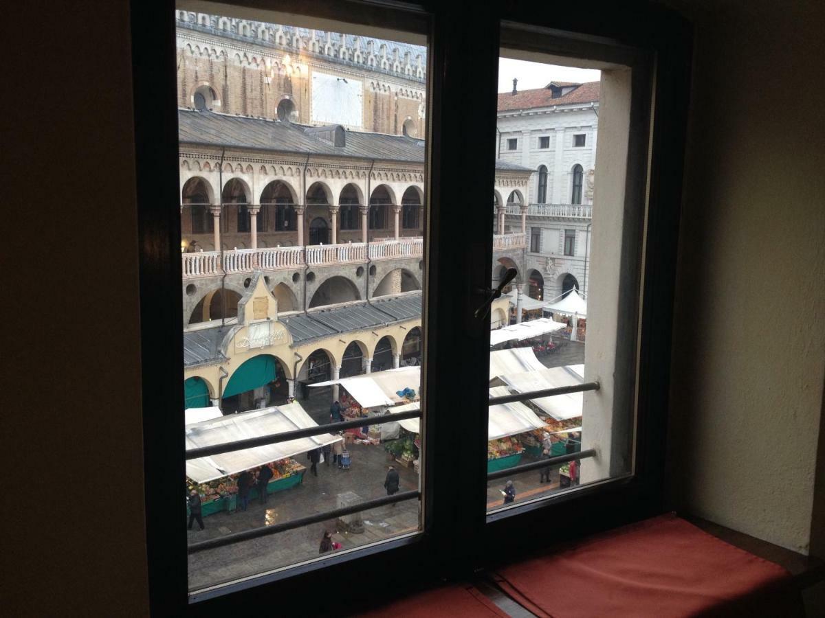 Appartamento Delle Erbe Padova Luaran gambar
